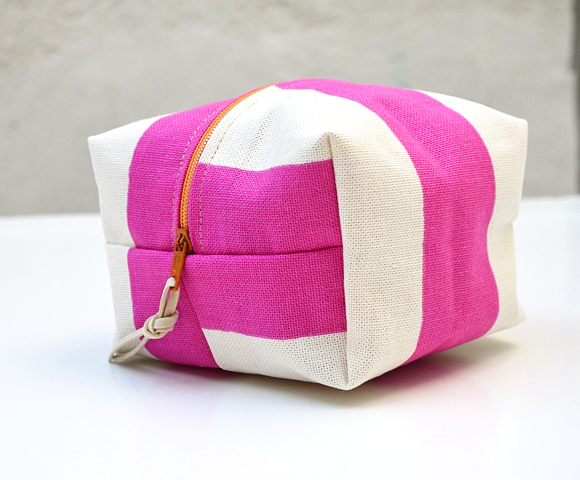 Pink Small Make Up Bag. Print Fabric Cese. Canvas Zip Pouch.cute Make Up Bag.